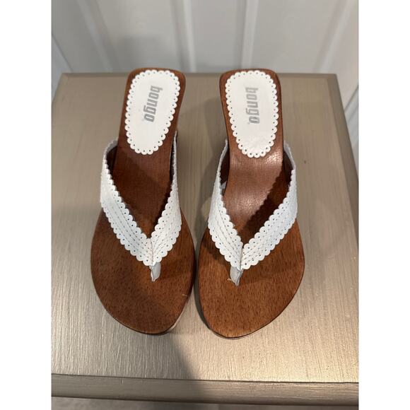 Bongo White Thong Sandal with a Wooden Wedge Heel Women's Size 7 - Picture 3 of 7